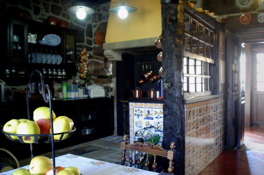 Casa Do Meio Do Povo - Turismo De Habitacao ชาเวส ภายนอก รูปภาพ